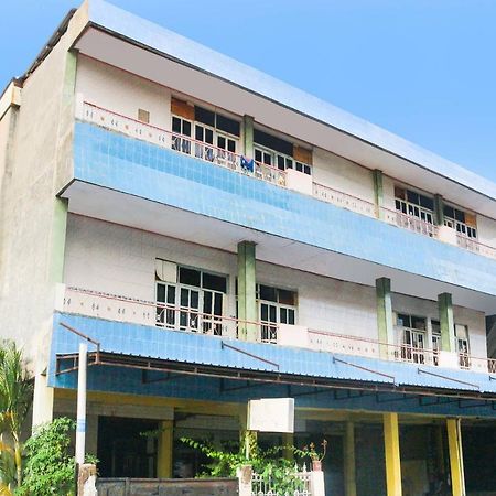 Spot On 91212 Hotel Kelimutu Kupang  Esterno foto