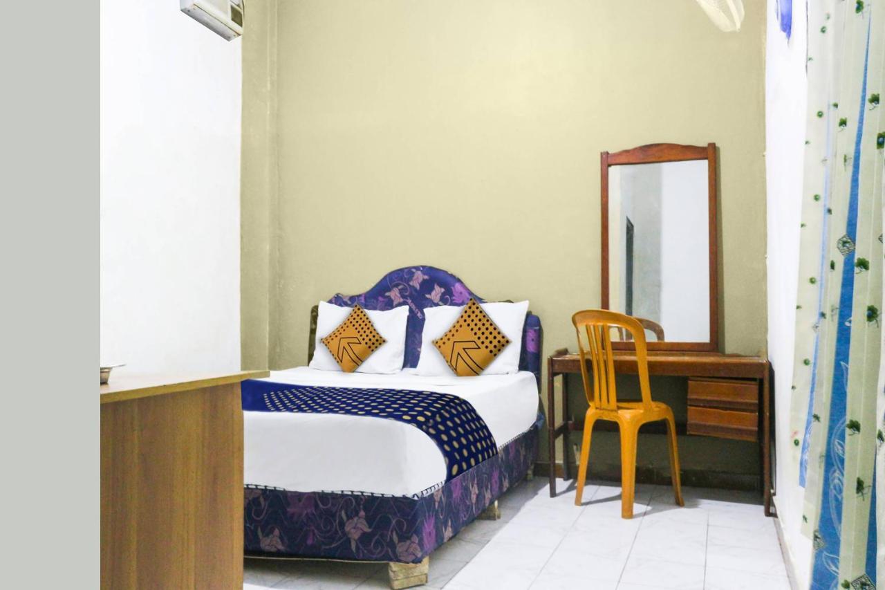 Spot On 91212 Hotel Kelimutu Kupang  Esterno foto