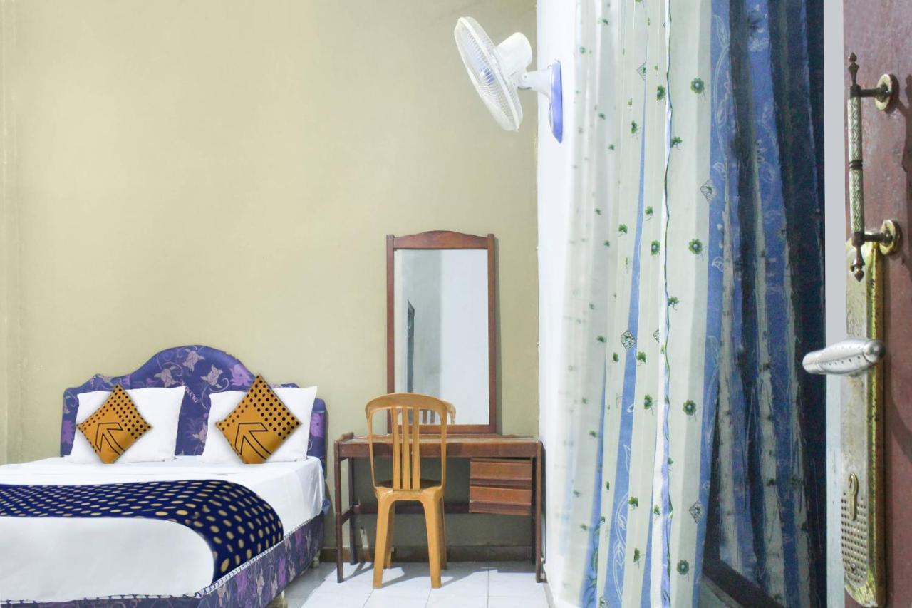 Spot On 91212 Hotel Kelimutu Kupang  Esterno foto
